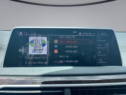 Used 2022 BMW 740i RWD image 23