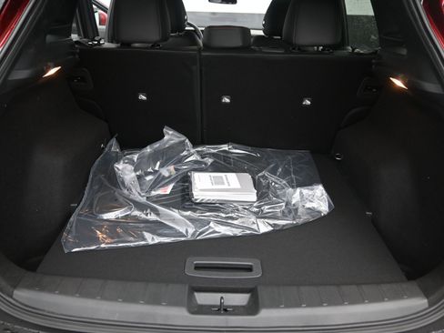 New 2026 Nissan Kicks SR w/ SR Premium Package FWD image 18