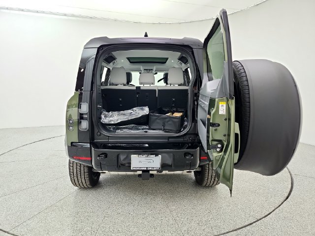 New 2026 Land Rover Defender 110 X-Dynamic SE AWD/4WD image 19