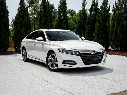 Used 2020 Honda Accord EX-L image 2