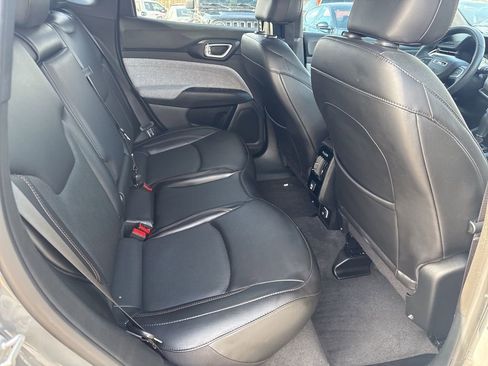 Used 2023 Jeep Compass Latitude image 45