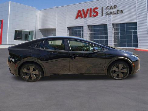 Used 2025 Toyota Prius LE image 7