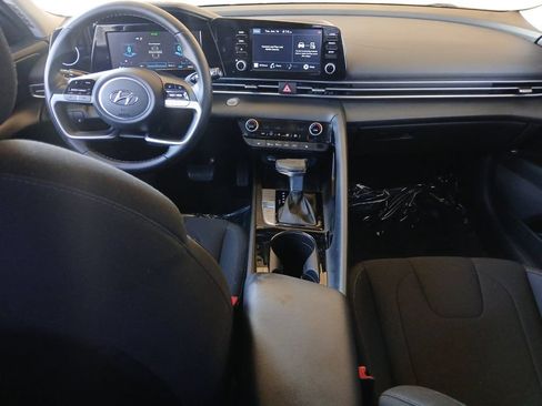Used 2021 Hyundai Elantra SEL w/ Convenience Package FWD image 9