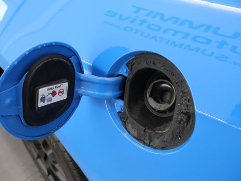 Used 2010 Ford Mustang GT Premium RWD image 30