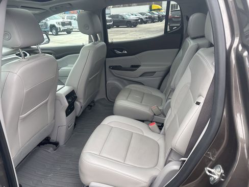 Used 2020 GMC Acadia SLT w/ Premium Package FWD image 10