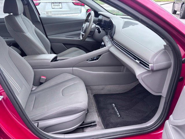 Used 2025 Hyundai Elantra SEL FWD image 51