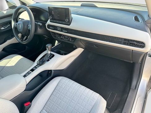 Used 2024 Honda HR-V LX image 34