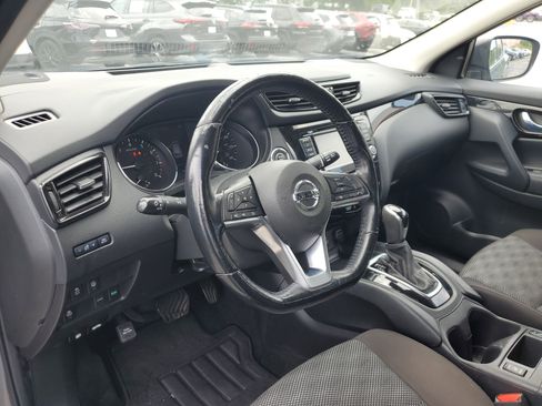 Used 2021 Nissan Rogue Sport SV FWD image 18