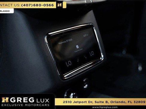 Used 2022 Bentley Bentayga AWD/4WD image 52