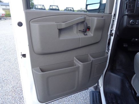 Used 2018 Chevrolet Express 3500 LS RWD image 9
