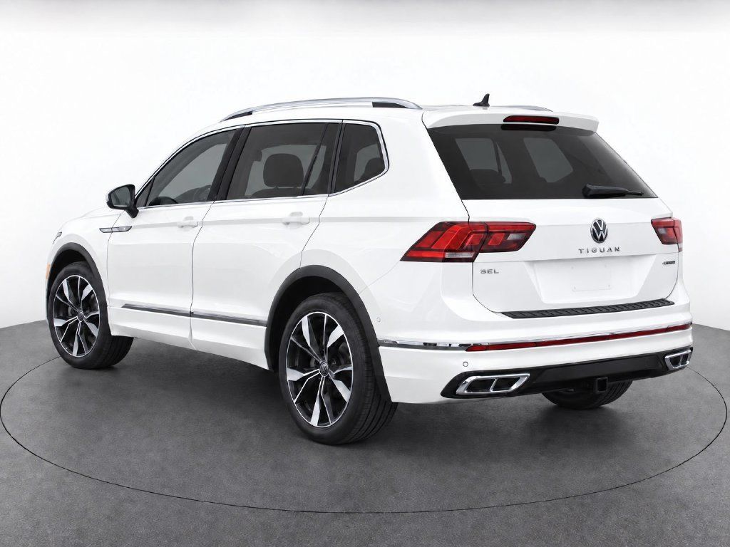 Certified 2024 Volkswagen Tiguan SEL R-Line AWD/4WD image 9