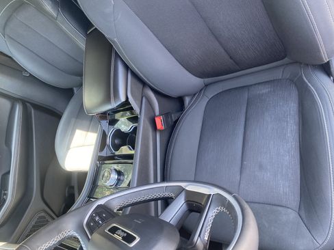 Used 2023 Jeep Grand Cherokee Laredo AWD/4WD image 14
