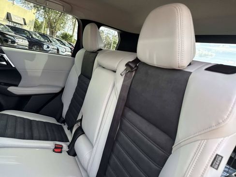 New 2026 Mitsubishi Outlander SE FWD image 15
