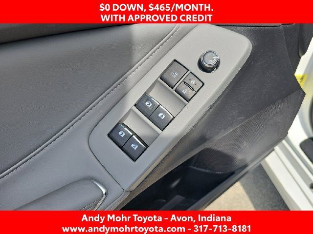 Used 2019 Toyota Avalon XLE w/ Moonroof Package FWD image 12