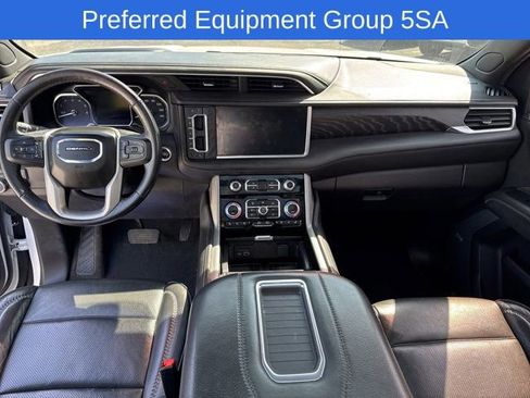 Used 2021 GMC Yukon Denali w/ Denali Premium Package AWD/4WD image 17