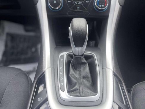 Used 2015 Ford Fusion SE image 28