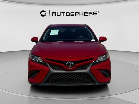 Used 2020 Toyota Camry SE FWD image 2