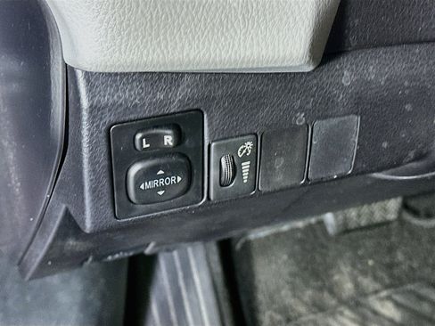 Used 2015 Toyota Corolla LE FWD image 17