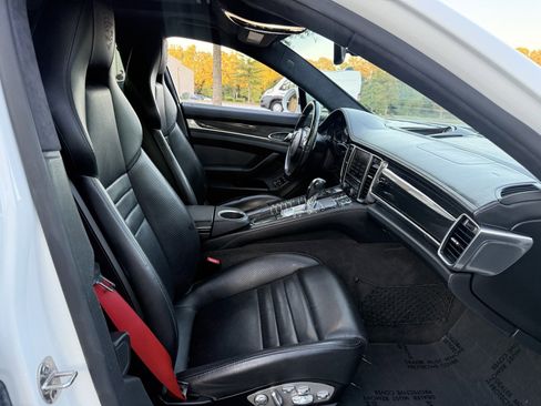 Used 2016 Porsche Panamera GTS image 35