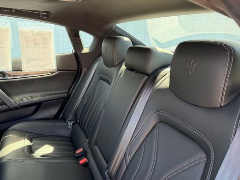 Used 2018 Maserati Quattroporte S Q4 AWD/4WD image 20