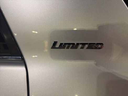 Used 2016 Toyota 4Runner Limited image 15