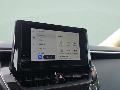 Used 2024 Toyota Corolla LE image 21