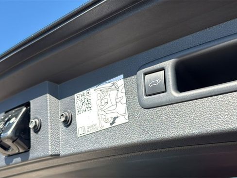 Certified 2024 Toyota Highlander XLE image 41