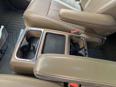 Used 2015 Chrysler Town & Country Touring w/ Driver Convenience Group FWD image 19