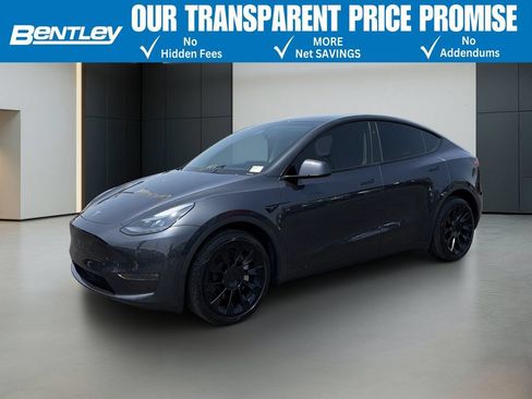 Used 2024 Tesla Model Y Long Range AWD/4WD image 1