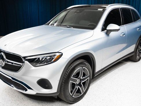 New 2026 Mercedes-Benz GLC 300 image 1