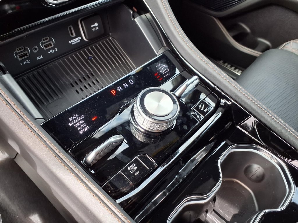 New 2027 Jeep Grand Cherokee L Summit AWD/4WD image 8