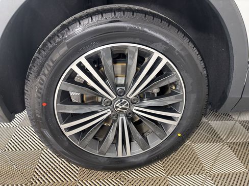 Used 2024 Volkswagen Tiguan Wolfsburg Edition image 32