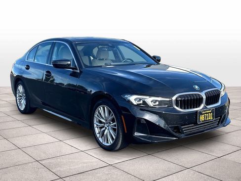 Used 2024 BMW 330i Sedan w/ Convenience Package RWD image 3