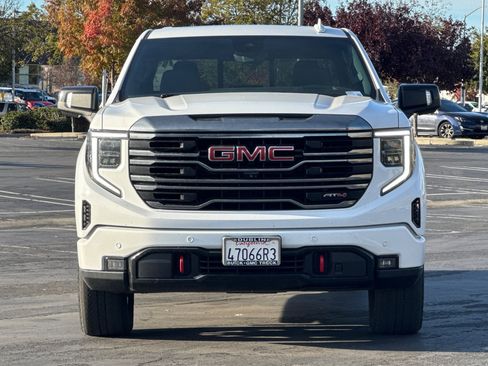 Used 2022 GMC Sierra 1500 AT4 w/ AT4 Premium Package image 9