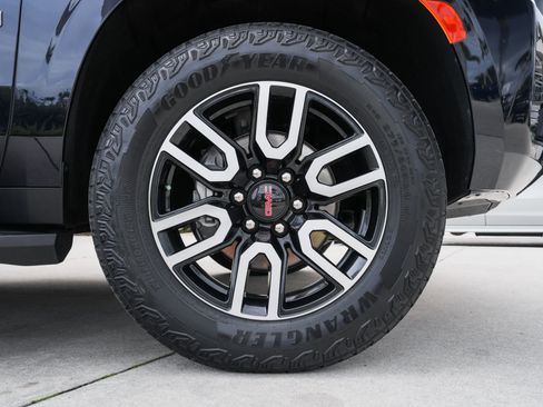 Used 2023 GMC Yukon XL AT4 AWD/4WD image 26