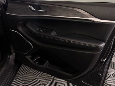 Certified 2025 Jeep Grand Cherokee Limited 4xe image 23