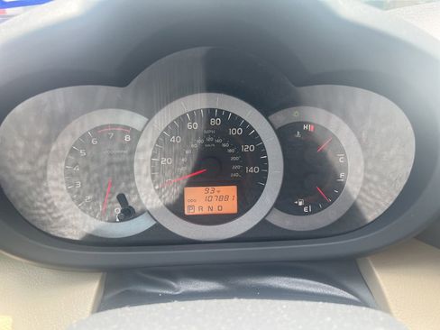 Used 2012 Toyota RAV4 4WD V6 w/ Tow Prep Pkg image 11