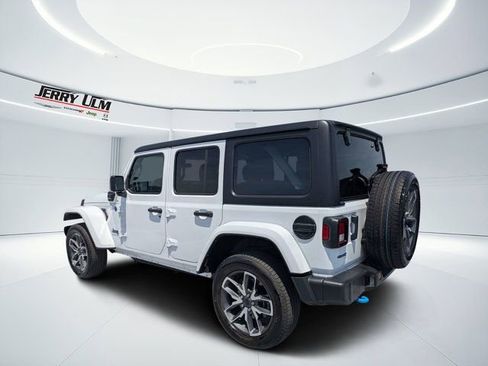 Used 2024 Jeep Wrangler Unlimited AWD/4WD image 5
