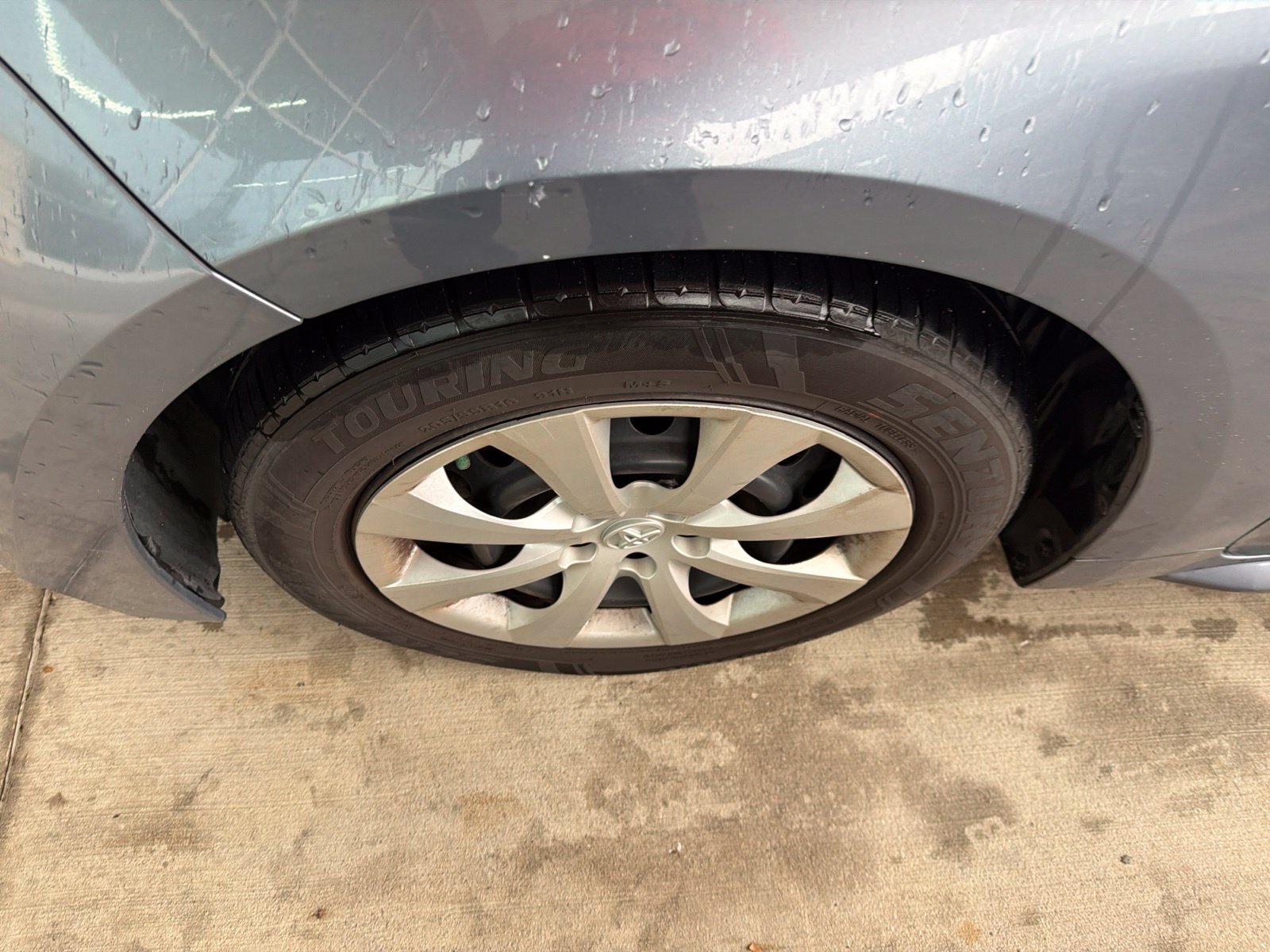Used 2021 Toyota Corolla LE FWD image 2
