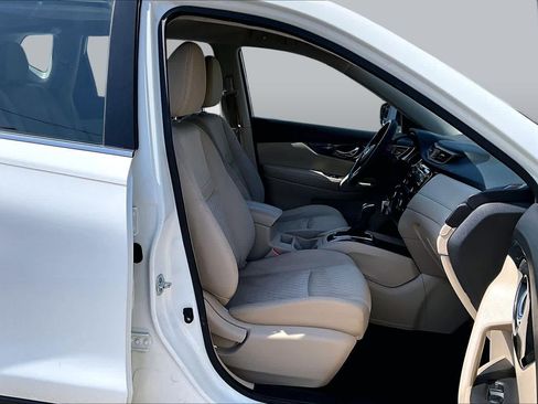 Used 2017 Nissan Rogue S FWD image 11