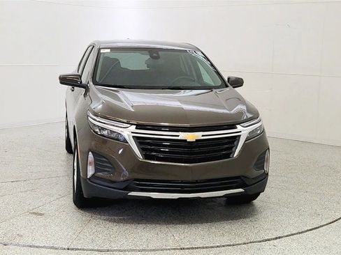 Used 2024 Chevrolet Equinox LT FWD image 2