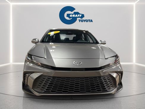 Used 2025 Toyota Camry SE FWD image 12