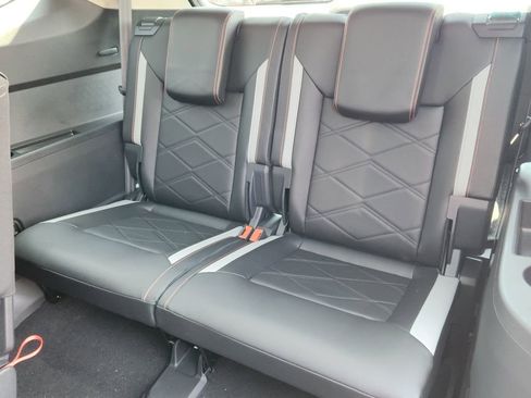 Used 2025 Volkswagen Atlas Peak Edition SE image 13