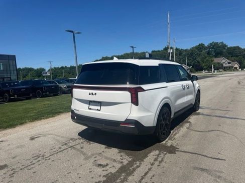 Certified 2026 Kia Carnival SX w/ SX Dark Edition Package FWD image 3