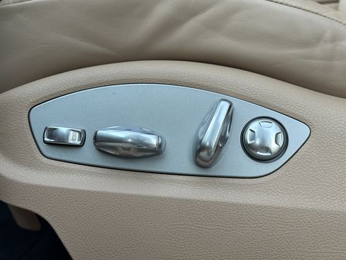 Certified 2025 Porsche Macan AWD/4WD image 27