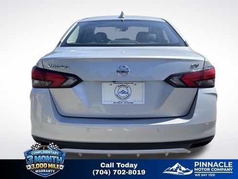 Used 2021 Nissan Versa SV FWD image 5