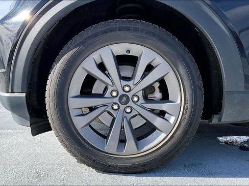 Certified 2021 Ford Explorer XLT w/ Equipment Group 202A RWD image 8