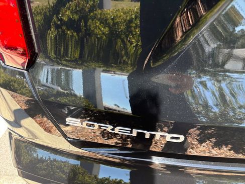 Used 2023 Kia Sorento EX FWD image 20