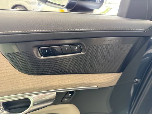 New 2026 Volvo XC90 B6 Plus w/ Protection Package Premier AWD/4WD image 9