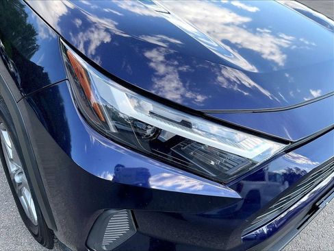 Used 2022 Toyota RAV4 XLE AWD/4WD image 31